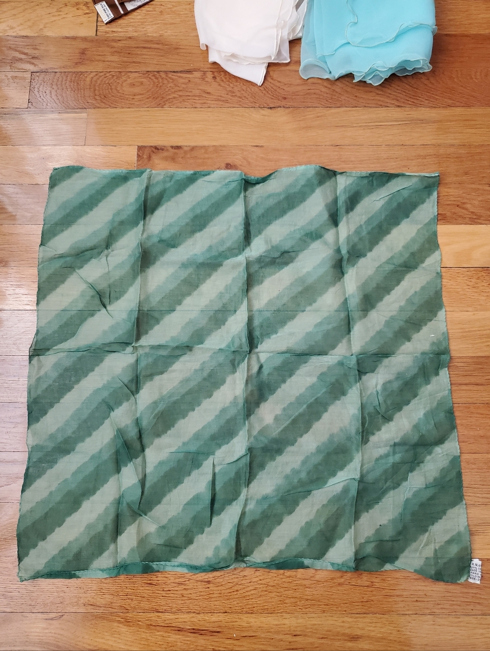 Fashion Scarves - 11 Pieces - Picture 11 of 12